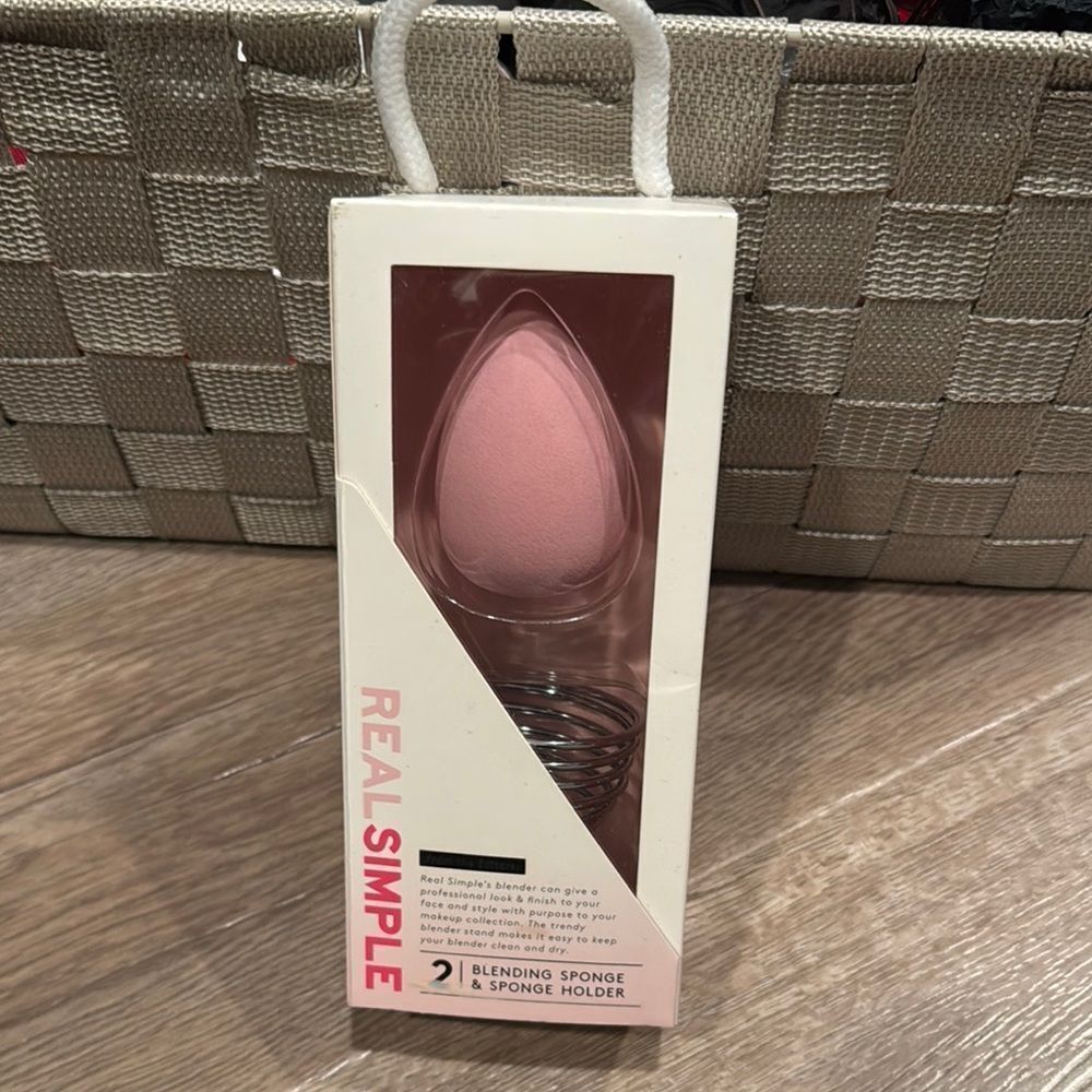 Real Simple Pink Blending Sponge with Holder